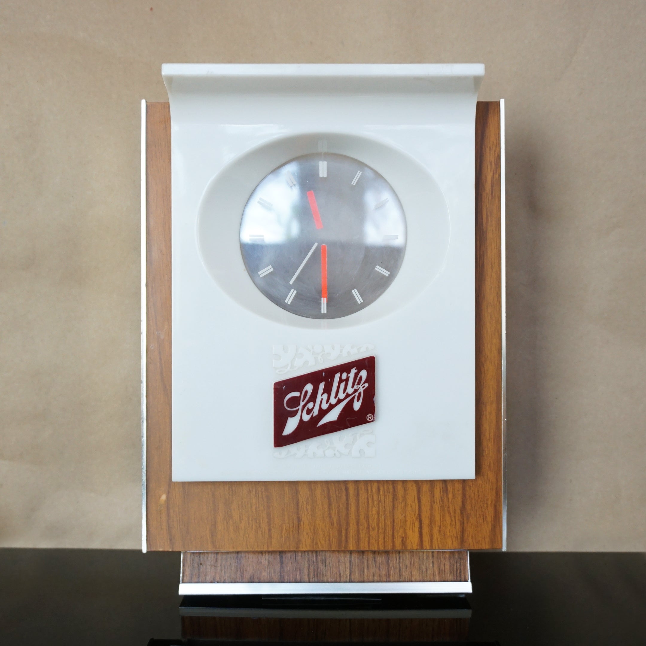 MCM Vintage UNDERWRITERS LABORATORIES Schlitz Beer Light-Up Bar Clock