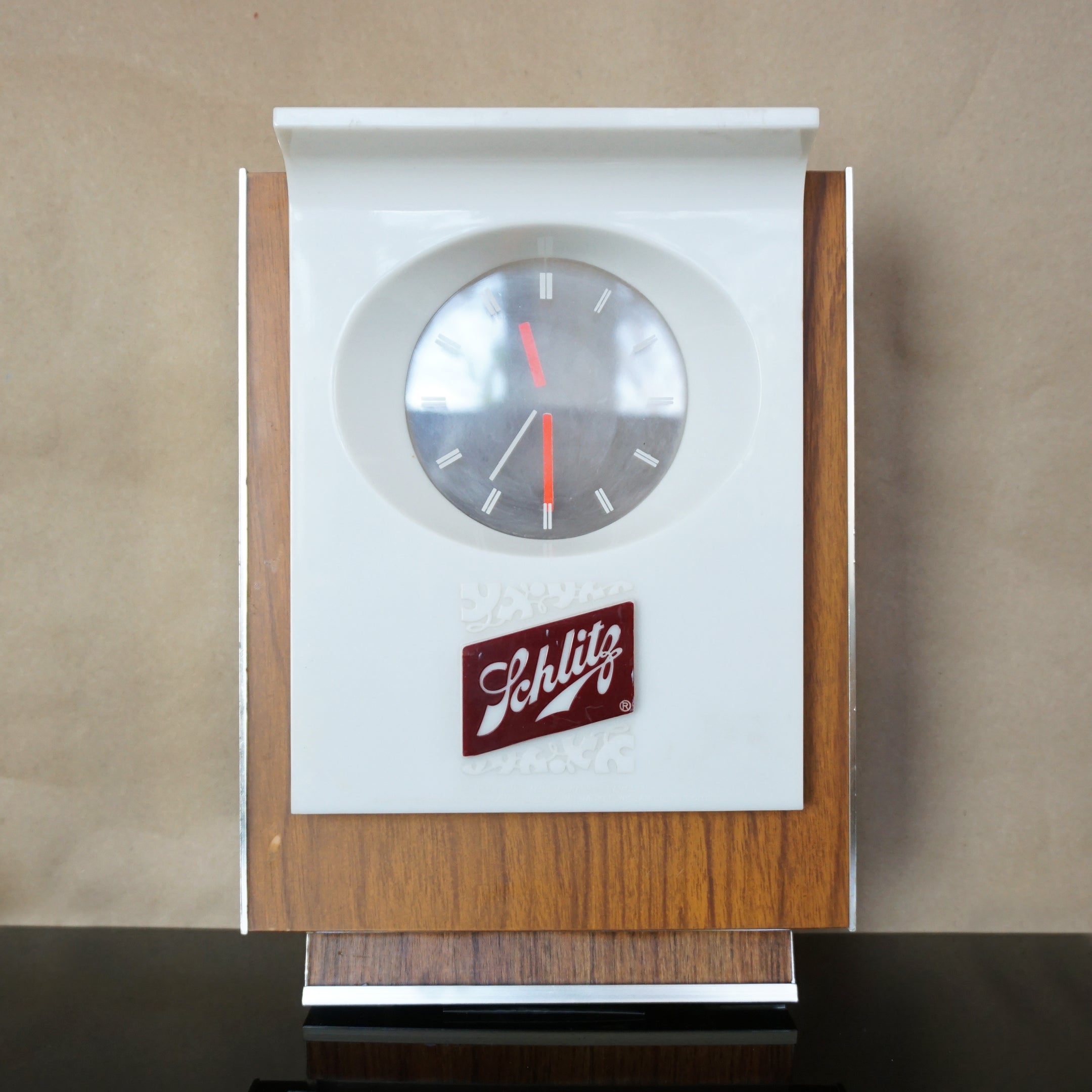 MCM Vintage UNDERWRITERS LABORATORIES Schlitz Beer Light-Up Bar Clock