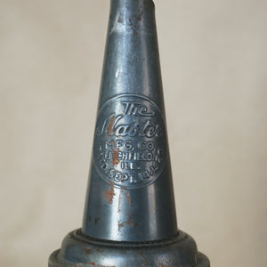 1926 Antique 14" MASTER One Liquid Quart Mass 0-11-8 Spout Oil Pourer Bottle
