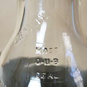 1926 Antique 14" MASTER One Liquid Quart Mass 0-11-8 Spout Oil Pourer Bottle