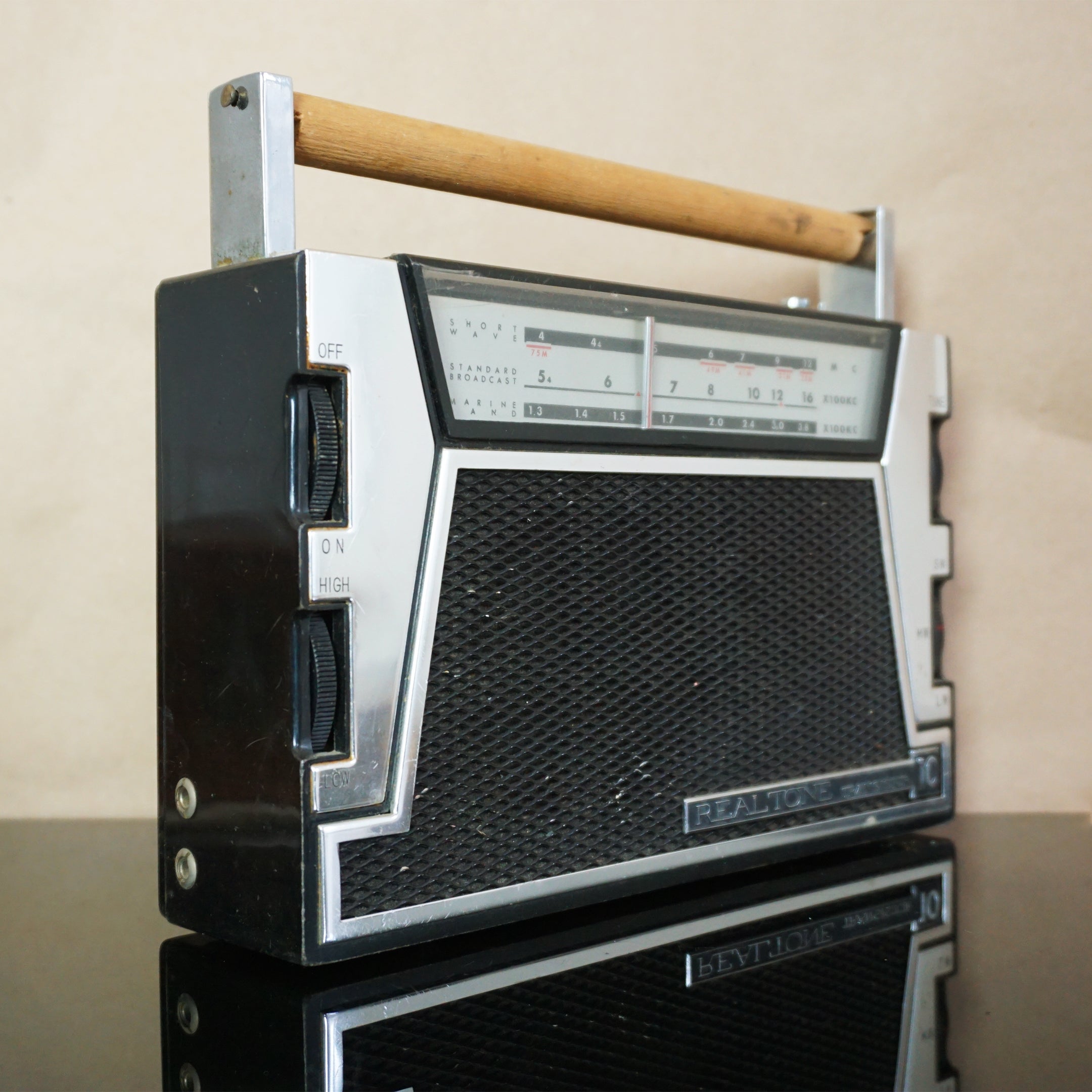 Vintage REALTONE Transistor 10 Radio w/ Bluetooth Technology. Made in Japan.