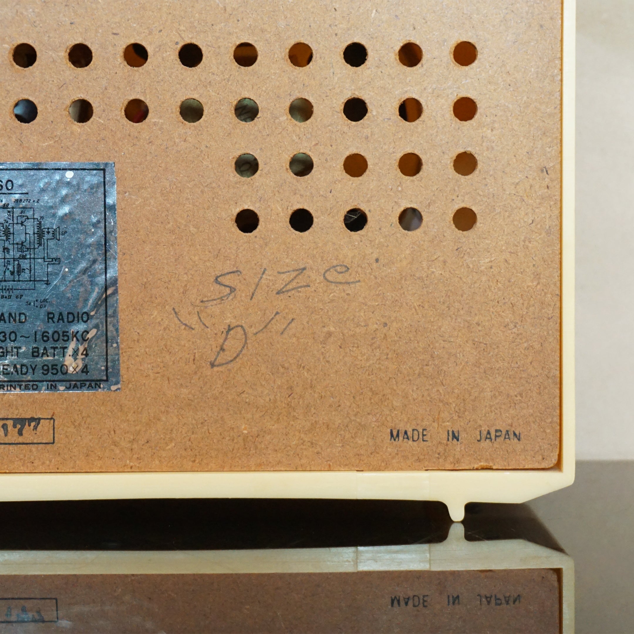 1960s Vintage Classic YS-60 TV Custom Built AM All Transistor Radio. Japan.