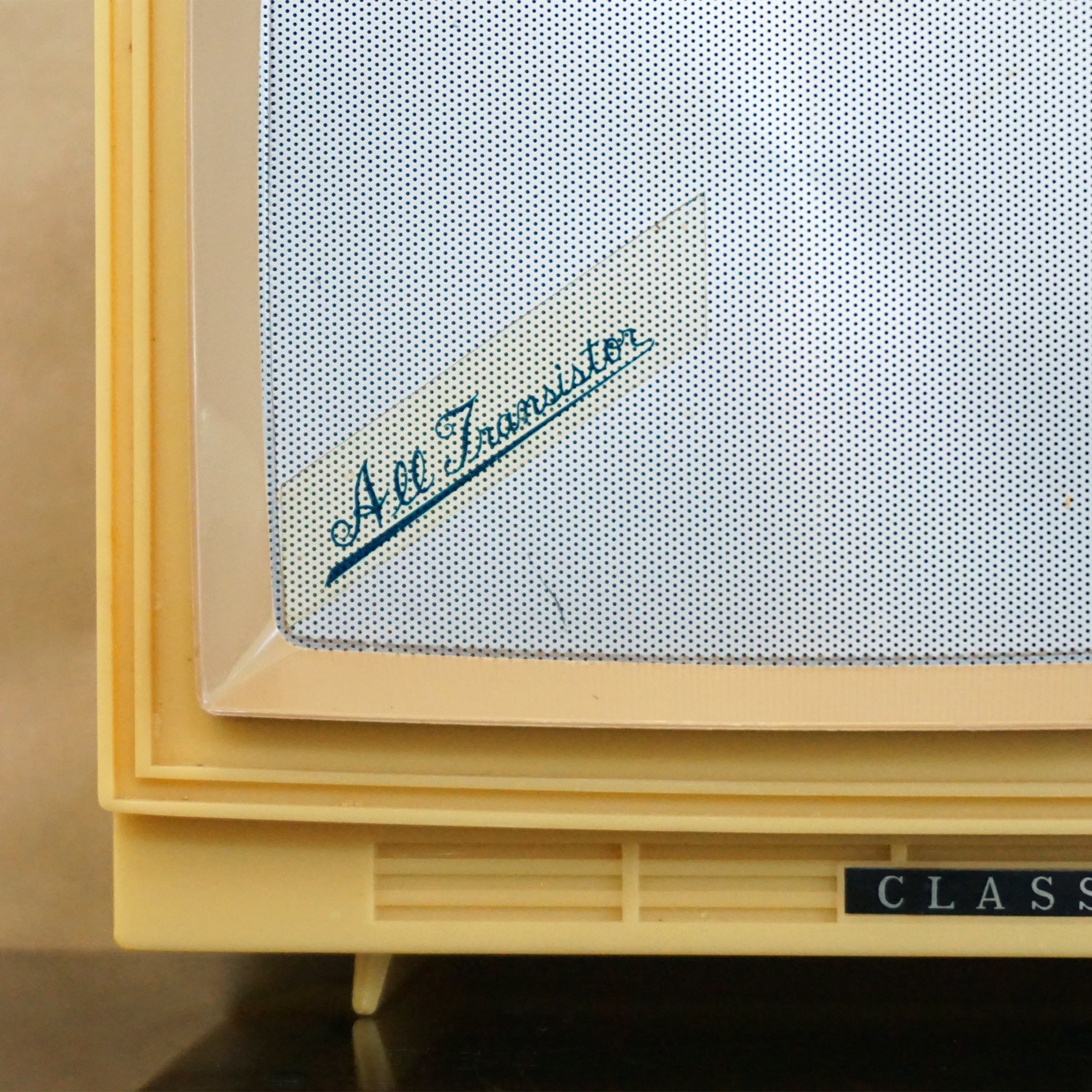 1960s Vintage Classic YS-60 TV Custom Built AM All Transistor Radio. Japan.