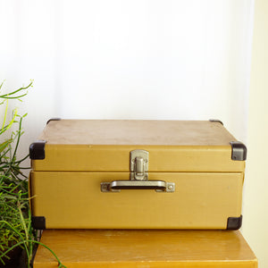 2000s Vintage CROSLEY Model: CR49-TW Tan Suitcase Turntable / Record Player