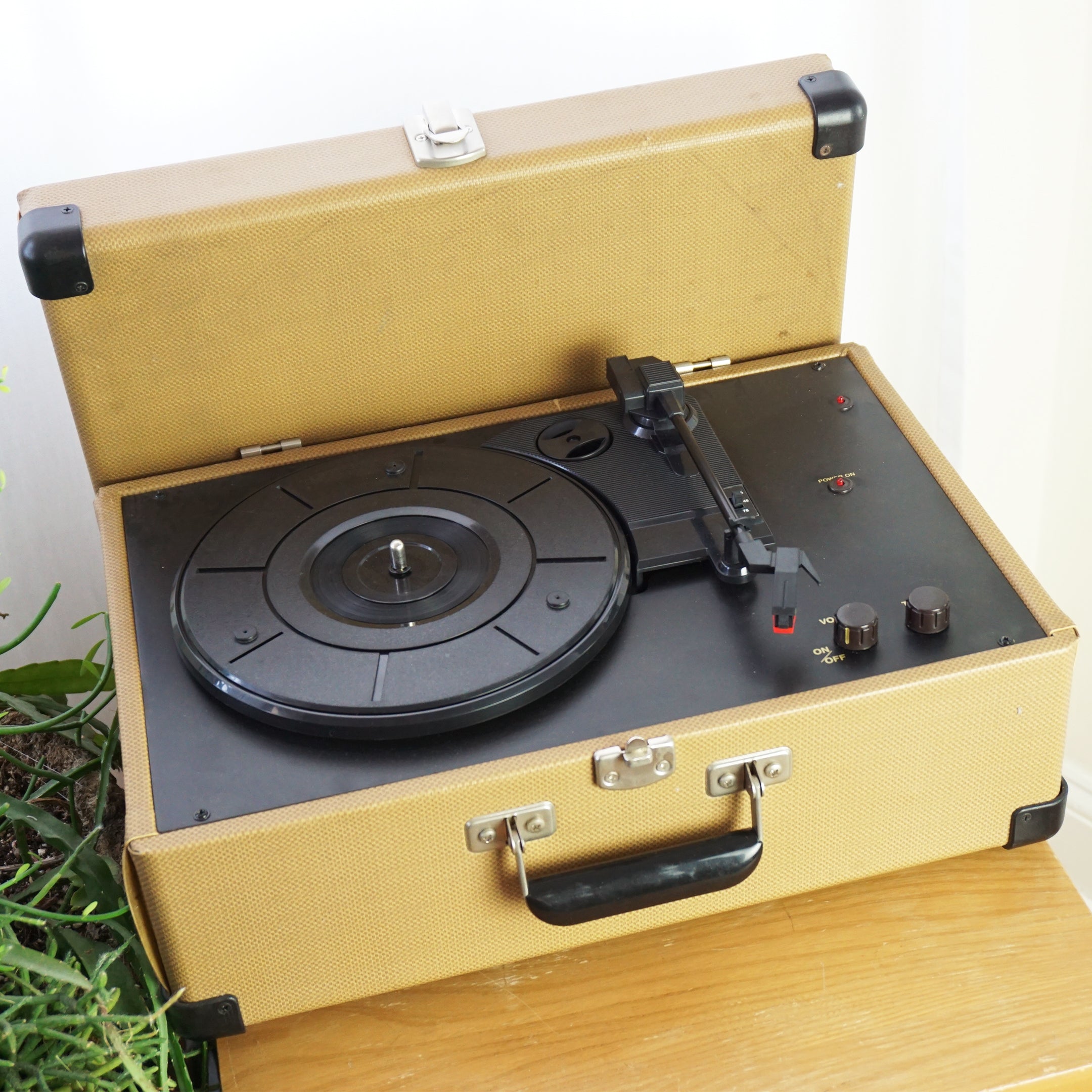2000s Vintage CROSLEY Model: CR49-TW Tan Suitcase Turntable / Record Player