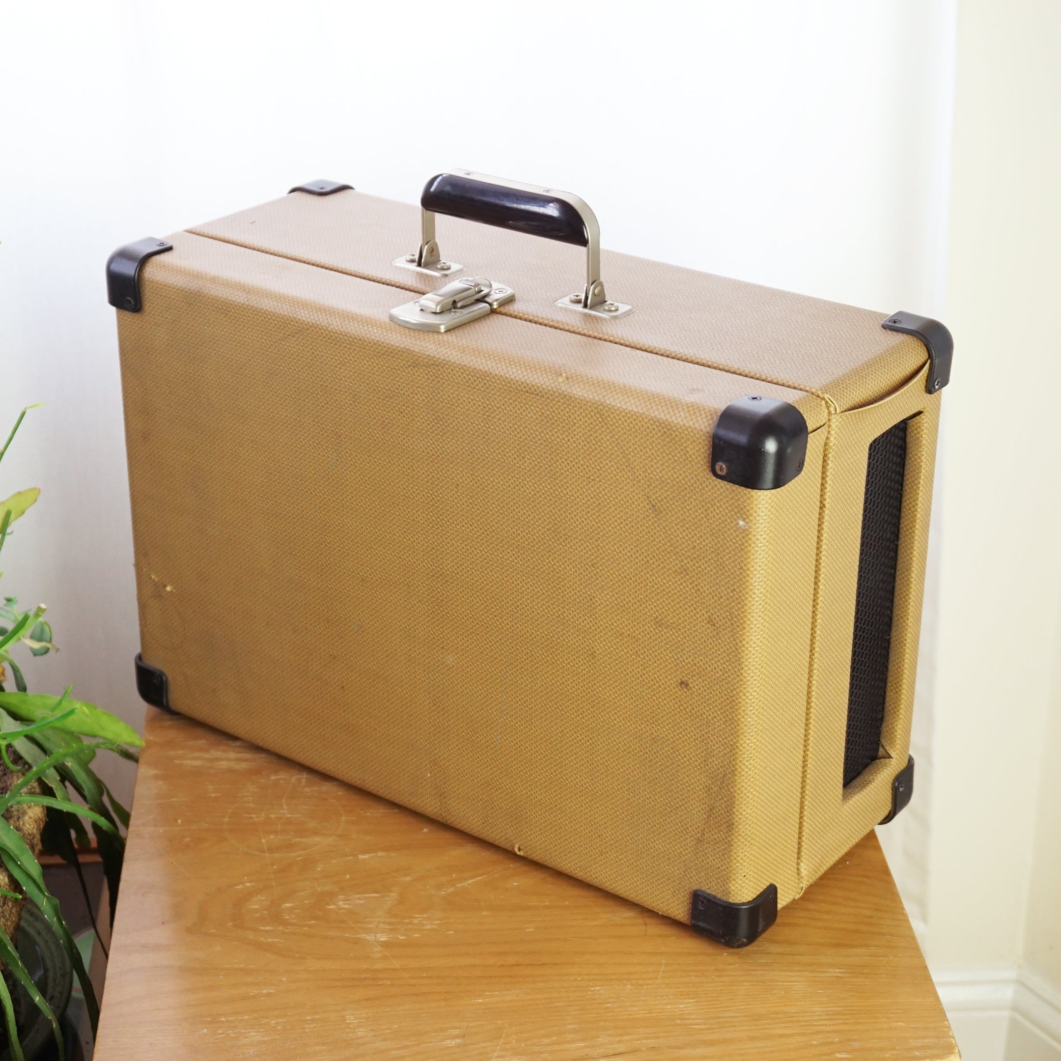 2000s Vintage CROSLEY Model: CR49-TW Tan Suitcase Turntable / Record Player