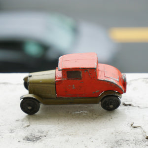 1927 Vintage Diecast TOOTSIETOY Red and Gold Oldsmobile Coupe Toy Car
