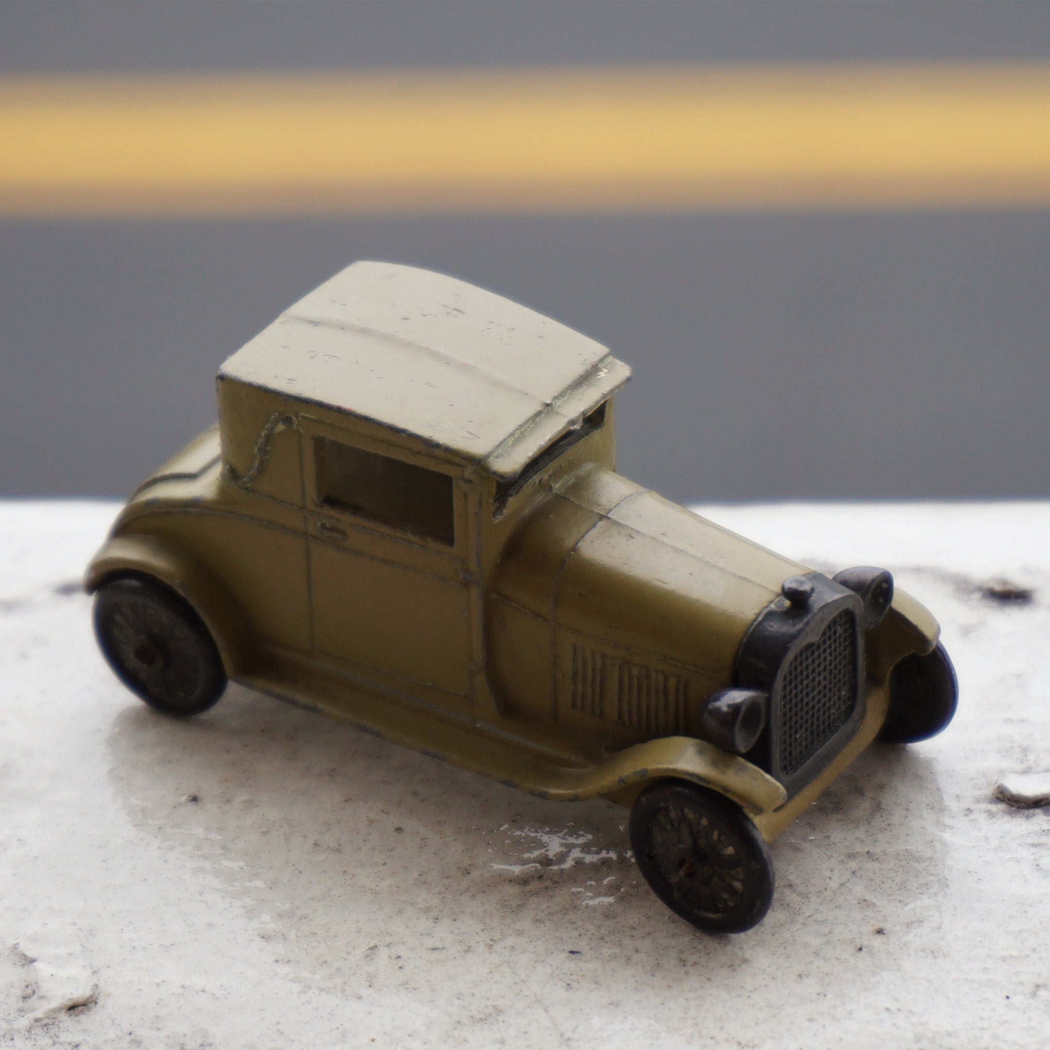 1928 Antique Diecast TOOTSIETOY Model A Coupe Toy Car