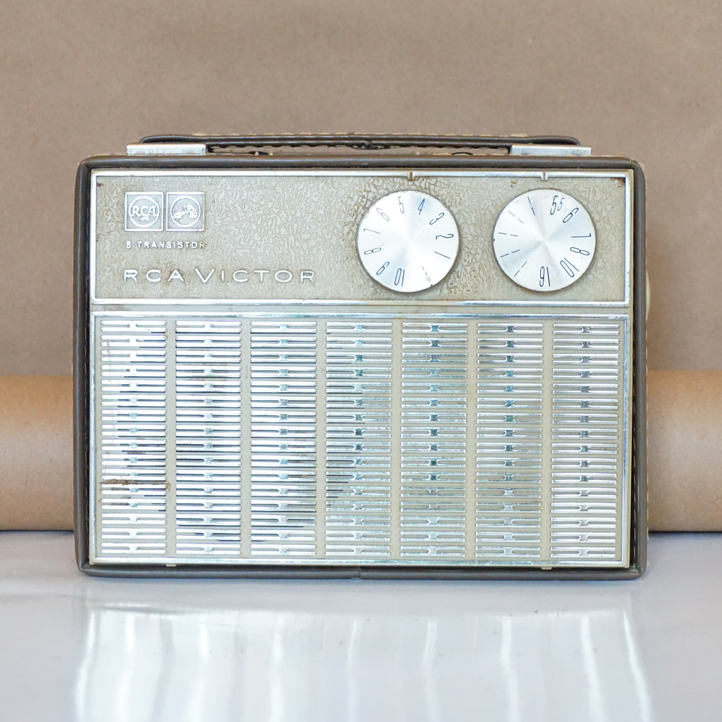 Vintage RCA VICTOR Model RGG 17B 8 Transistor Radio w/ Bluetooth in Ginger/Ivory