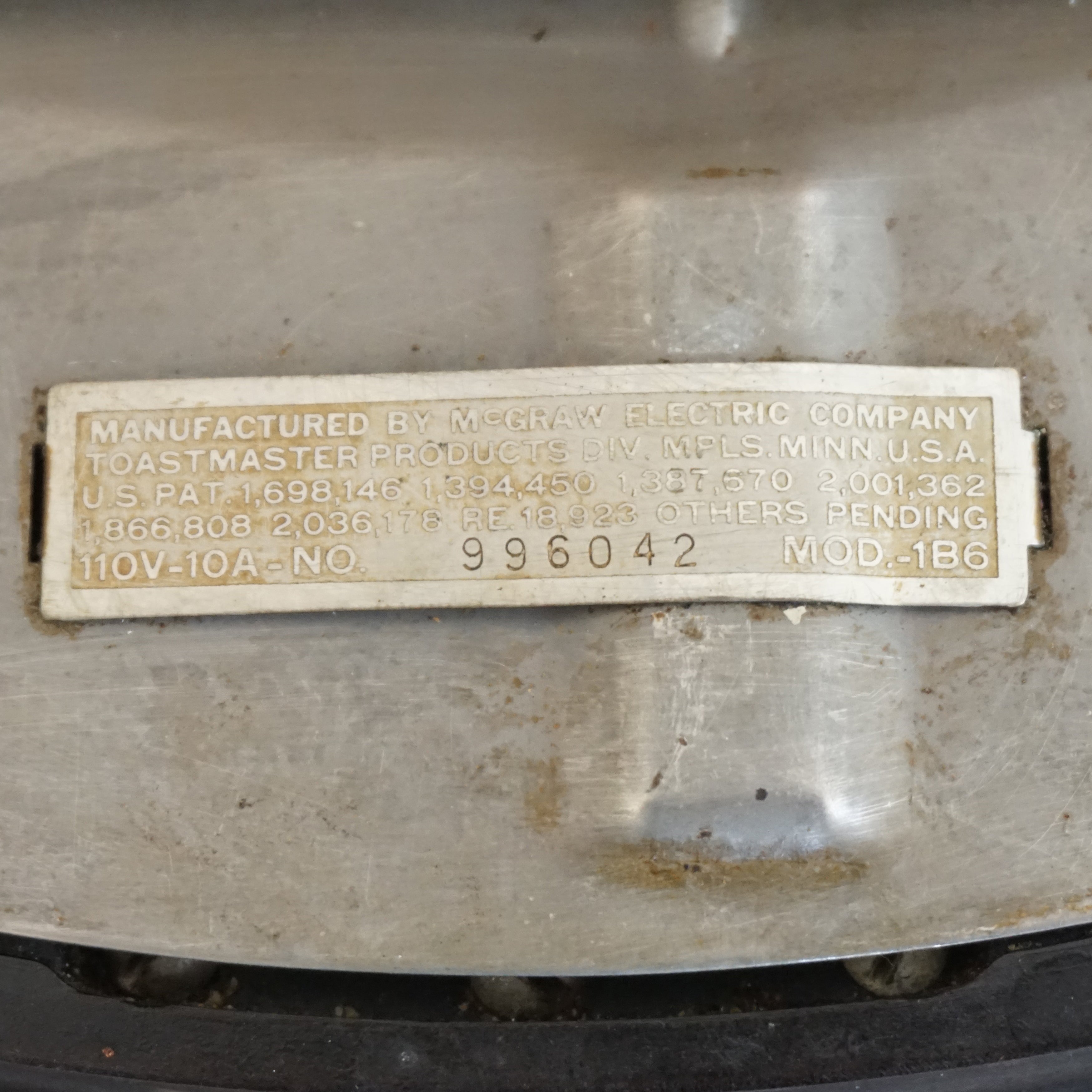 Mid Century TOASTMASTER 2-Slice Toaster Model 1B6. Made in USA. MINT.