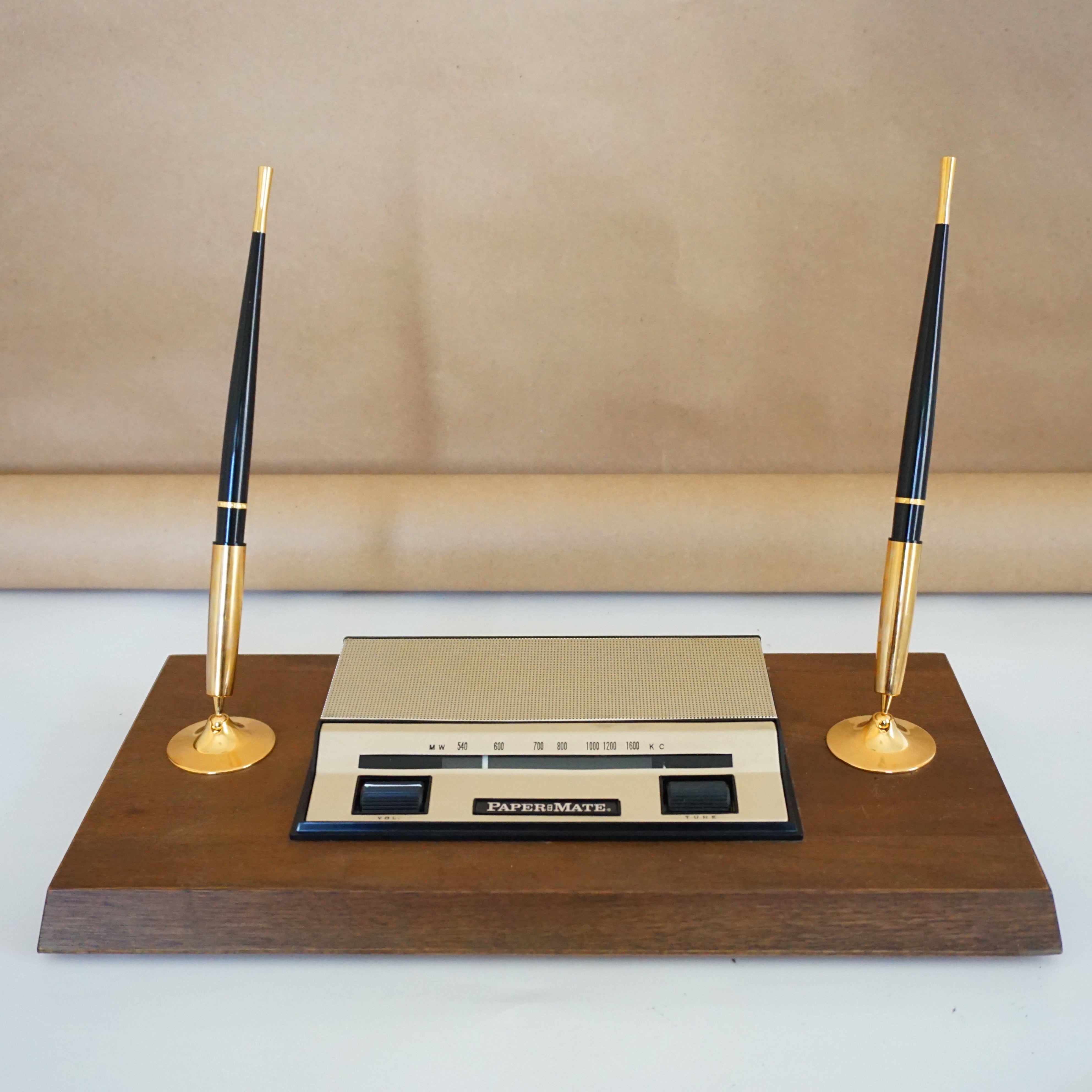 1960s PAPER MATE The Executive Radio Desk Set. With 2 Pens + Gold Nameplate. Vintage