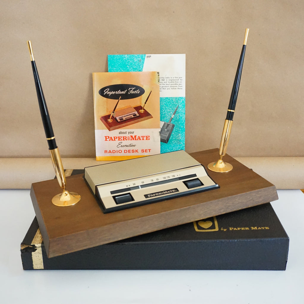 1960s PAPER MATE The Executive Radio Desk Set. With 2 Pens + Gold Nameplate. Vintage