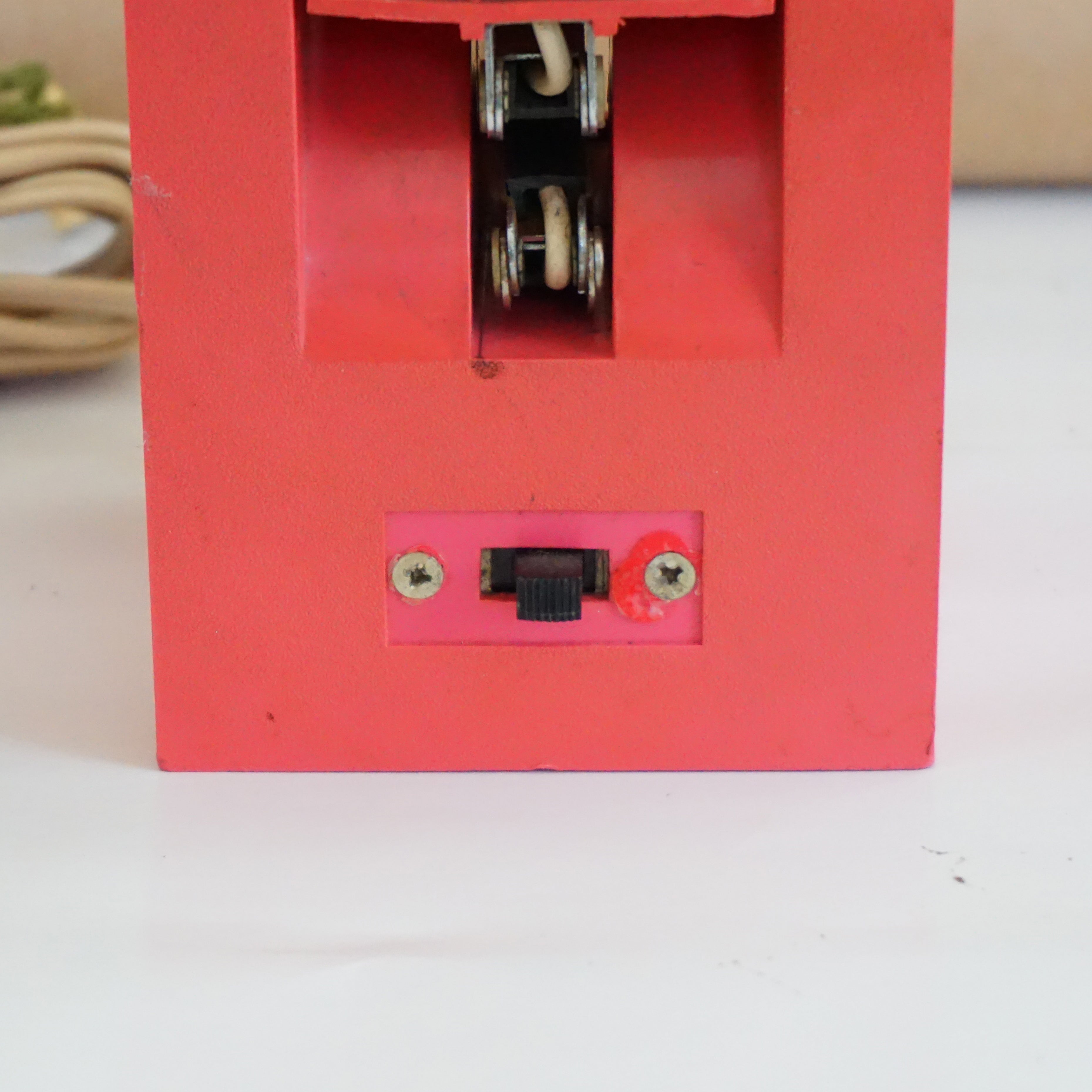 Vintage UNDERWRITERS LABORATORY Transportable Pink Desk Lamp. Listed Issue No. C-7257.