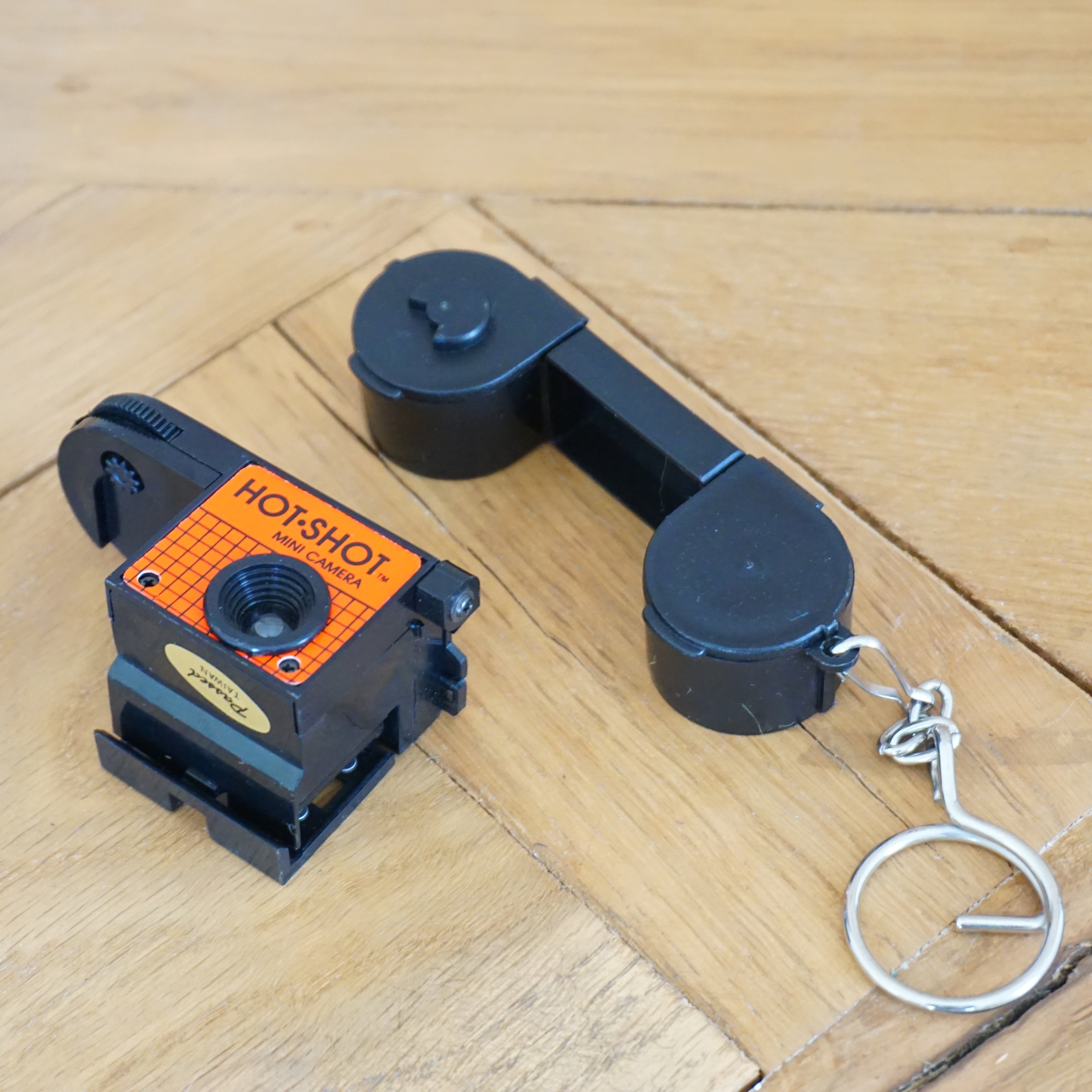 1980s HOT SHOT Mini Film Vintage Camera 110mm with Coin Box and Key Holder (NOS)