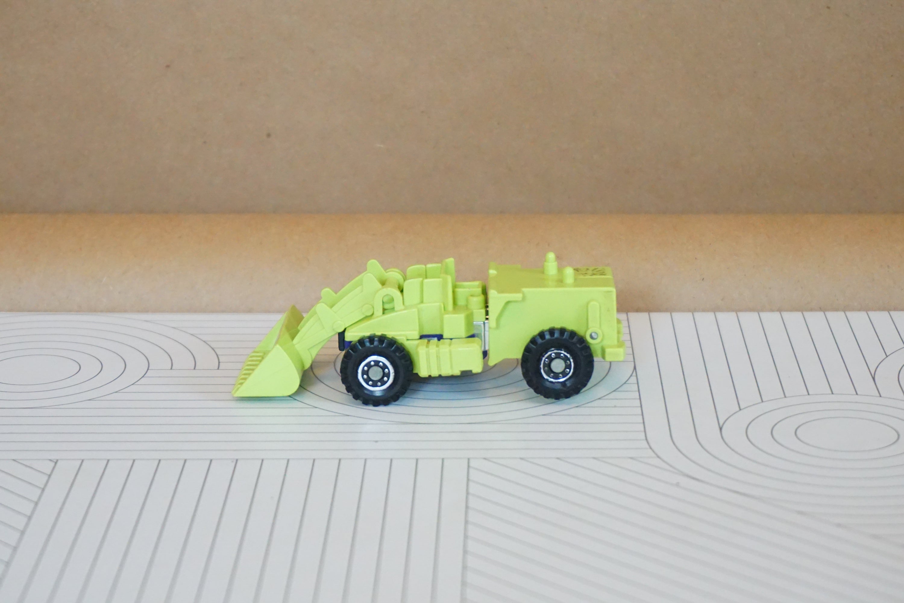 1985 Vintage Takara Transformer G1 Constructicon (Devastator) Scrapper Figure. Made in Japan.