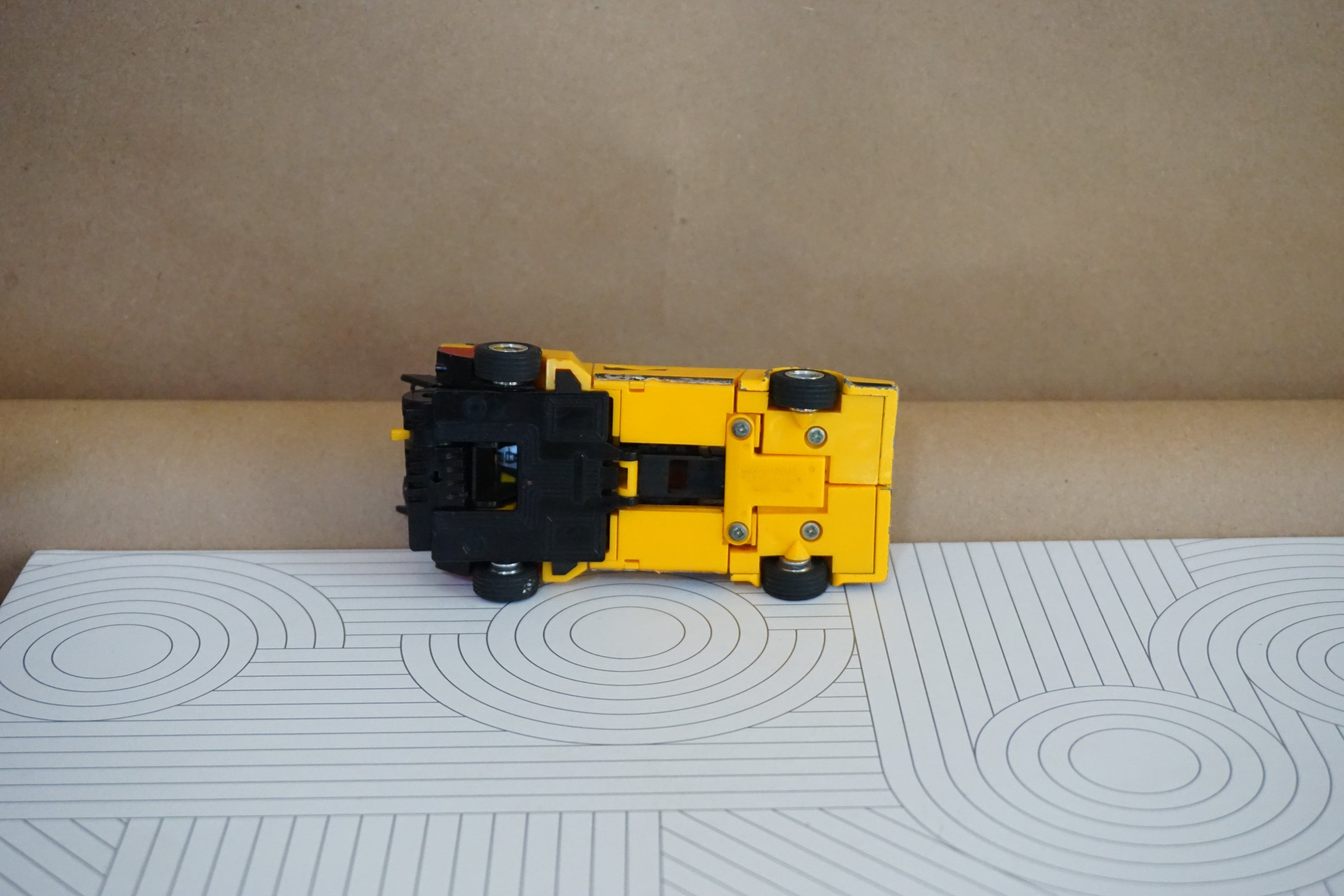 1984 Vintage TAKARA Transformer G1 Autobot Cars: Sunstreaker Figure. Made in Japan.