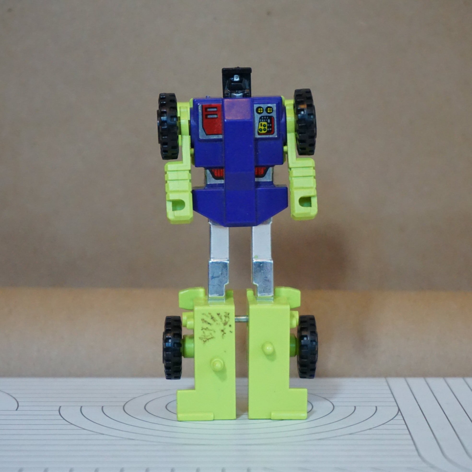 1985 Vintage Takara Transformer G1 Constructicon (Devastator) Scrapper Figure. Made in Japan.