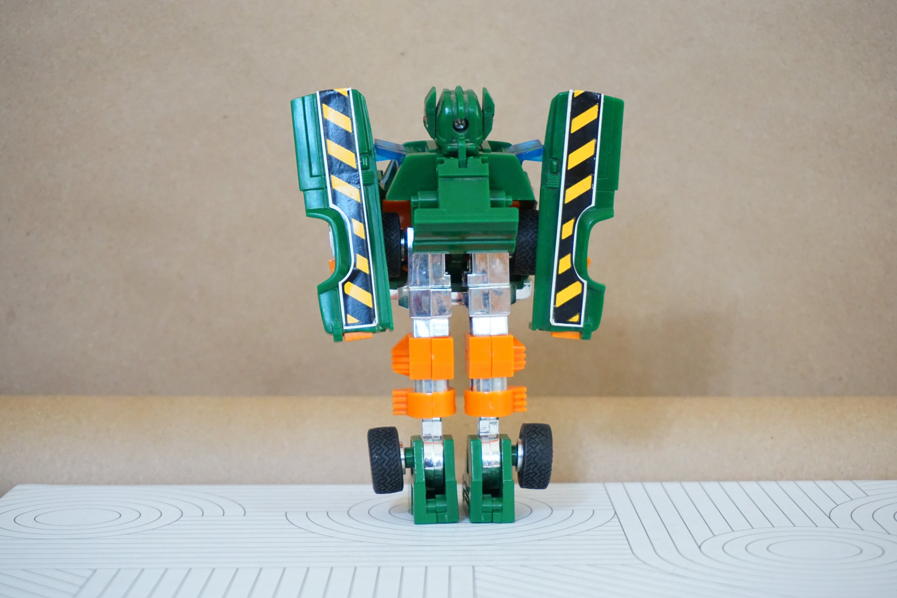 1982 Vintage Hasbro Takara Transformer G1 Hoist Autobot Figure. Made in Japan.