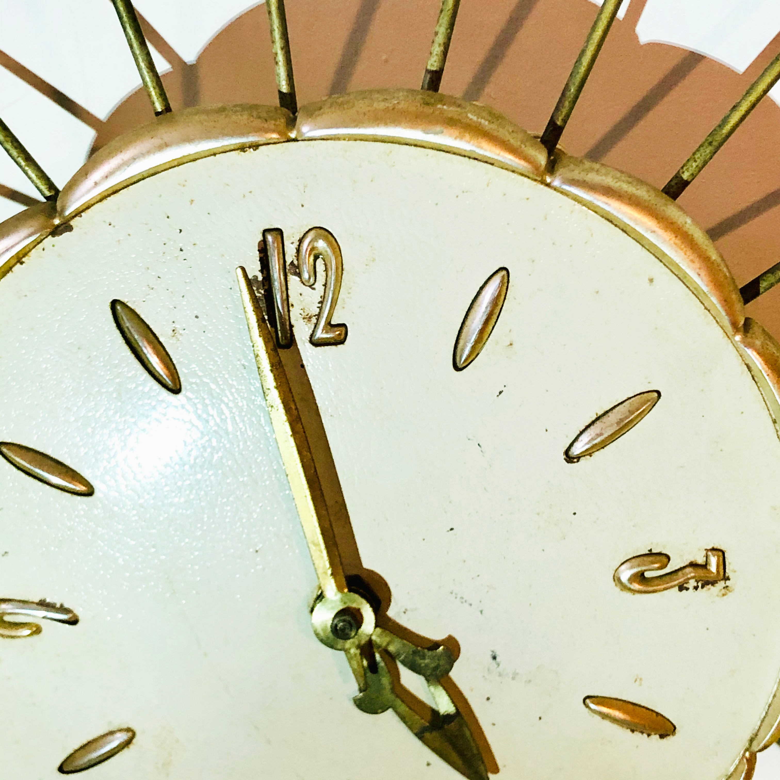1963 Mid Century Starburst Robertshaw Controls Company Flowers Wall Clock. Made in USA.