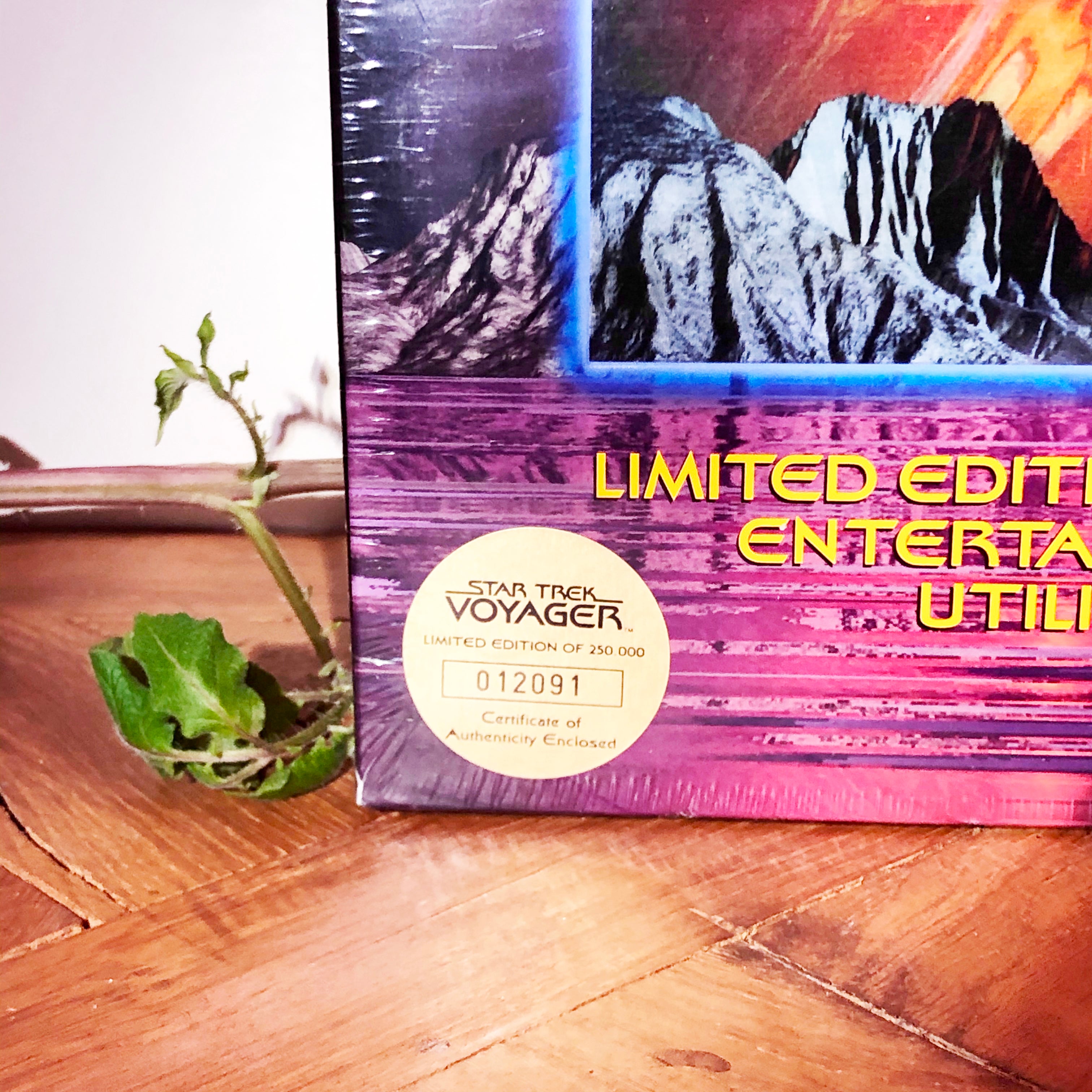 1996 STAR TREK Voyager. CD Limited Edition, Entertainment Utility.
