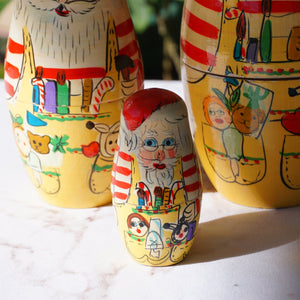 Matryoshka "Матрёшка" Holiday Time Gift Making Santa Nesting Dolls. Set of 5 Christmas Wooden Figures.