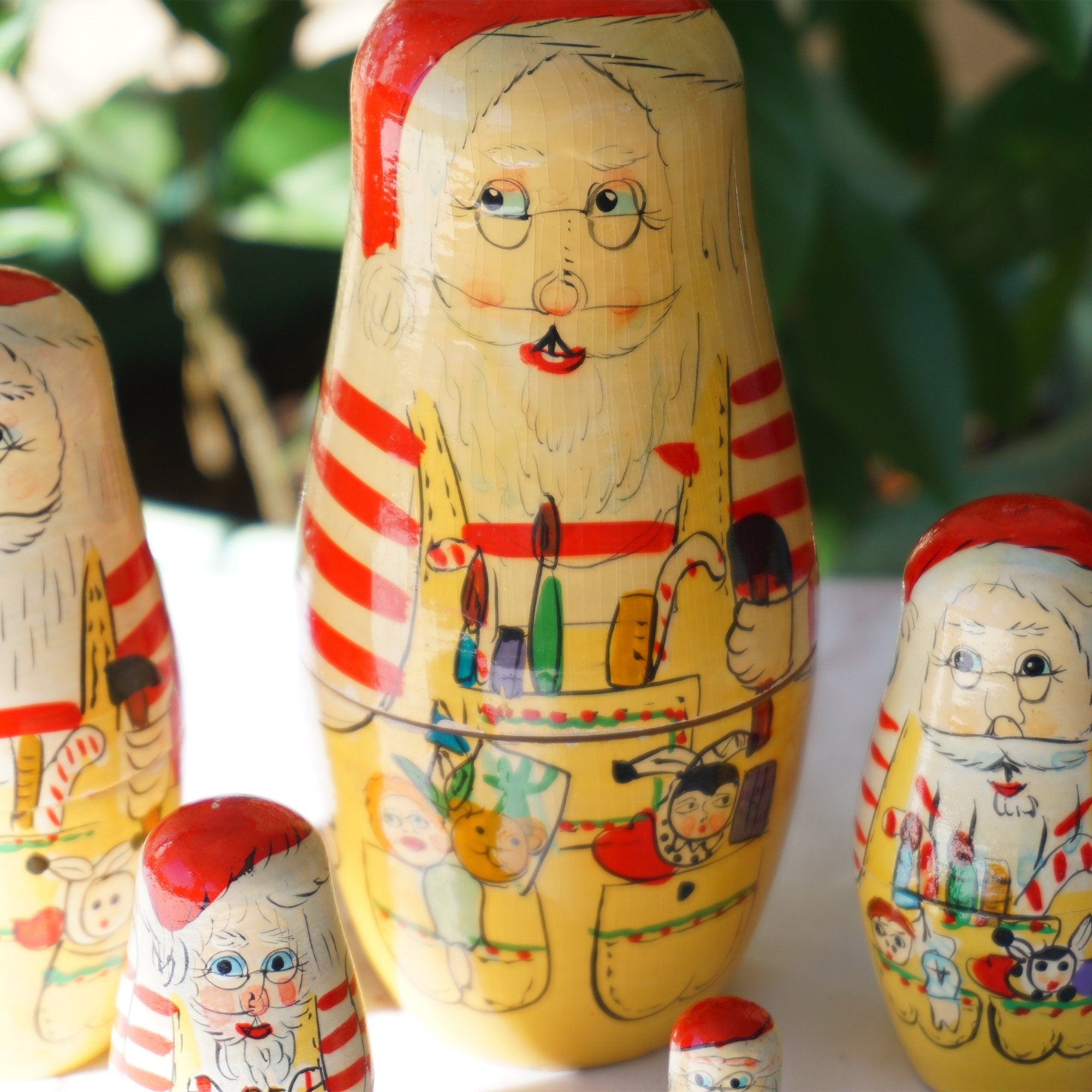 Matryoshka "Матрёшка" Holiday Time Gift Making Santa Nesting Dolls. Set of 5 Christmas Wooden Figures.