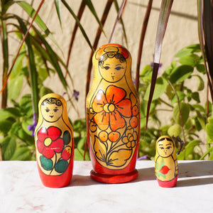 Hand Painted Wood Matryoshka "Матрёшка" Traditional Russian Nesting Dolls. Set of 3.